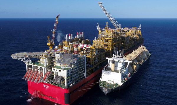 Shell slashes value of Prelude floating LNG